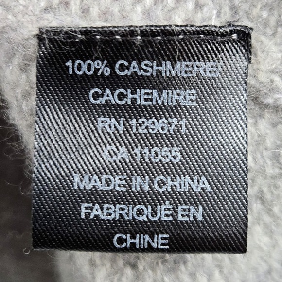 Skull Cashmere Sweater Size Medium Riley Grey Burgundy Skulls V Neck - Picture 13 of 16